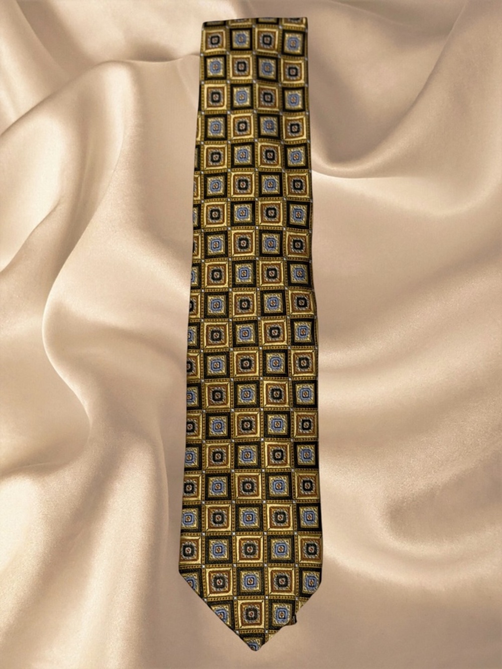 JZ BOULDER Beautiful Silk Tie in Like New Condition
